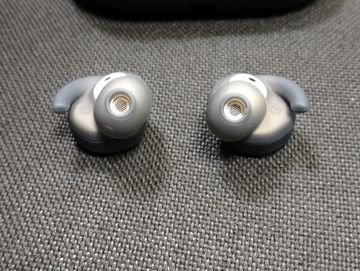 01-200527228: Adidas headphones fwd-02