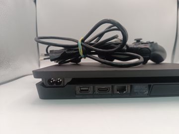 01-200630404: Sony playstation 4 slim 500gb