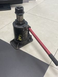 Б/в Домкрат гідравлічний Без Виробника без моделі 10т 01-200790329