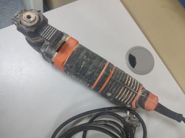 Б/в Багатофункціональний інструмент Black&Decker mt 300 01-200804494