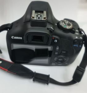 Б/у Фотоаппарат Canon eos 2000d kit ef-s 18-55mm f/3.5-5.6 iii 01-200808207