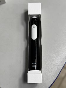 Б/у Электрическая зубная щетка Braun oral b pro 1 type 3791 01-200828571