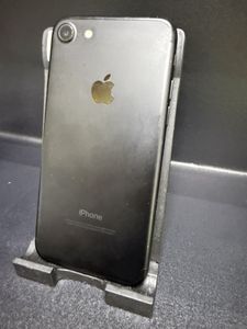 Б/в Мобільний телефон Apple iphone 7 32gb 01-200903098