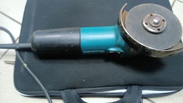 Б/у Угловая шлифмашина Makita 9558hn 01-200920419