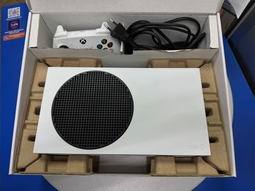 Б/в Ігрова приставка Microsoft xbox series s 512gb 01-200928061