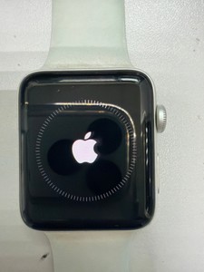 Б/в Смарт-годинник Apple watch series 3 gps 42mm aluminium case 01-200995244