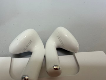 Б/в Навушники Apple airpods 4 01-201046709