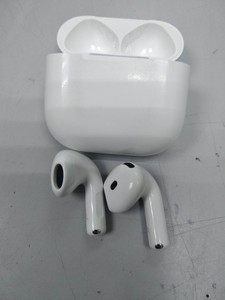 Б/в Навушники Apple airpods 4 with active noise cancellation 01-201126540