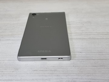 Б/у Мобільний телефон Sony xperia z5 e6653 3\32gb 01-201177992