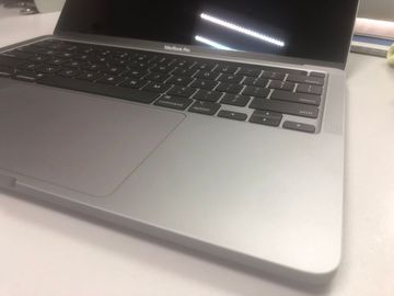 01-200534345: Apple a2338/macbook pro 13,3 /m1 8-gpu/ ram8gb/ ssd512gb/ retina/ truetone/ touch bar