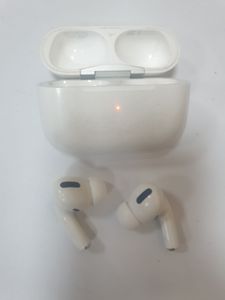 01-200619376: Apple airpods pro