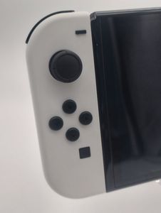 Б/у Игровая приставка Nintendo switch oled 01-200810477