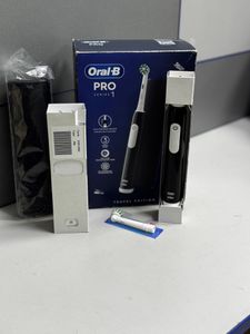 Б/у Электрическая зубная щетка Braun oral b pro 1 type 3791 01-200828571
