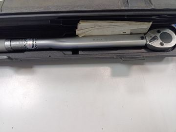 Б/в Динамометричний ключ Yato yt-0760 1/2" 42-210 нм 01-200861241