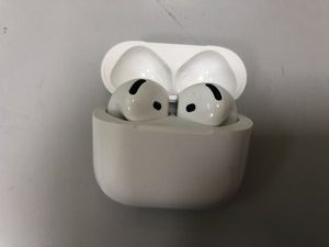 Б/в Навушники Apple airpods 4 01-200972861