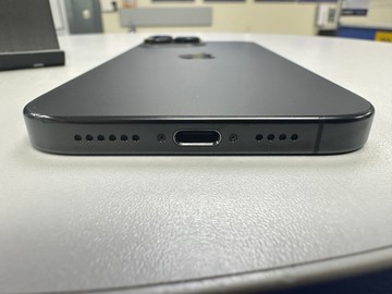 Б/в Мобільний телефон Apple iphone 16 pro max 256gb 01-200973786