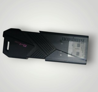 Б/у Флешка Kingston 64gb 01-201001357