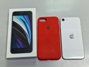 Б/в Мобільний телефон Apple iphone se 2020 64gb 01-201045359
