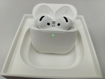 Б/в Навушники Apple airpods 4 01-201106861