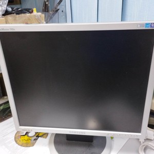 Б/в Монітор Samsung 740n 01-201137435