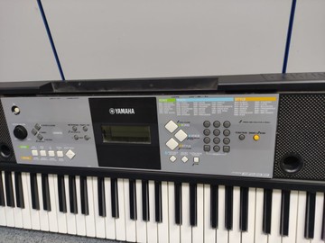 Б/в Синтезатор Yamaha psr-e233 01-201152488