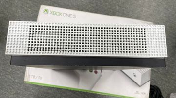 01-200605988: Microsoft xbox one s 1tb