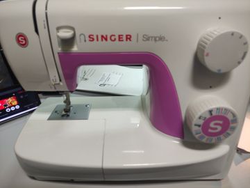 01-200747408: Singer simple 3223