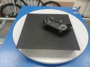 Б/у Игровая приставка Sony playstation 4 pro 01-200760007