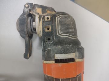 Б/в Багатофункціональний інструмент Black&Decker mt 300 01-200804494