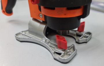 Б/у Многофункциональный инструмент Renovator twist-a-saw 01-200815179