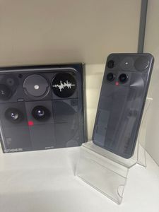 Б/у Мобильный телефон Nothing phone 3 16/512gb 01-200841503