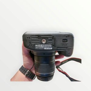 Б/у Фотоаппарат Canon eos 2000d kit ef-s 18-55mm f/3.5-5.6 iii 01-200803970