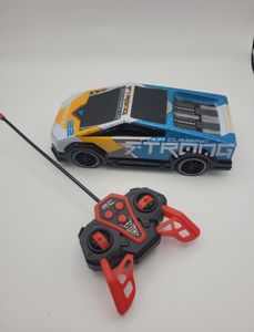 Б/в Машинка на пульті керування Strong 122 01-200860378