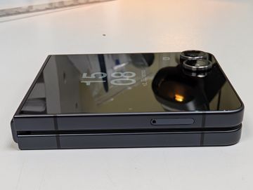 Б/в Мобільний телефон Samsung galaxy flip7 12/256gb 01-200885287