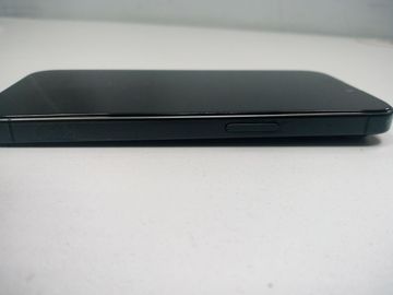 Б/в Мобільний телефон Apple iphone 15 pro 256gb 01-200911732