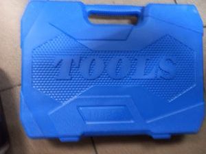 Б/в Набір автоінструментів New Tools 94 шт 16-000275278