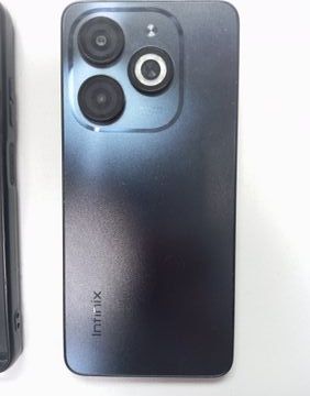Б/у Мобільний телефон Infinix smart 8 x6525 4/128gb 01-200919391