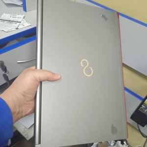 Б/у Ноутбук Fujitsu 15/core i5 6300u ddr3/8gb ddr3/hdd *відсутній/ssd 256 gb/*інтегрована 01-200944053