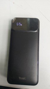 Б/у Повербанк Trust 20000mah 01-201035753