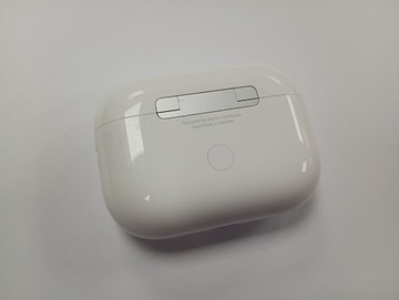 Б/в Навушники Apple airpods pro 2nd generation with magsafe charging case usb-c 01-201112831
