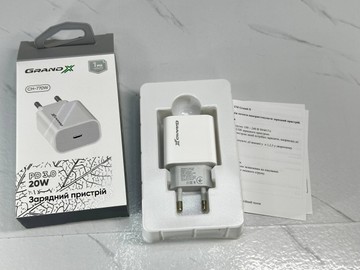Б/в Мережевий зарядний пристрій Grand ch-770w 20w 01-201128000