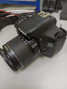 01-200603530: Canon eos 600d ef-s 18-55mm f/3,5-5,6 is ii