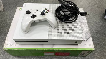 01-200605988: Microsoft xbox one s 1tb