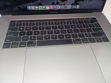 Б/в Ноутбук Apple macbook pro a1707/екр. 15.4 core i7 2,9ghz/ ram16gb/ ssd512gb/intel hd graphics 630/touch bar 01-200898870