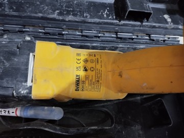Б/у Перфоратор Dewalt dch133 / 1акб 4ah / зп 01-200937168