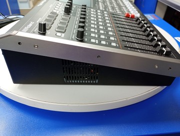 Б/в Мікшерний пульт Roland vr-120hd 01-200800299