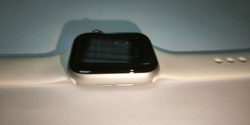 Б/в Смарт-годинник Apple watch se 2 gps 40mm aluminium case 01-201086608