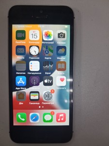 Б/в Мобільний телефон Apple iphone se 2020 64gb 01-201117103