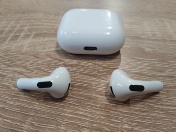Б/в Навушники Apple airpods 4 01-201098108