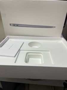 01-200550287: Apple Macbook Air a2337/ m1 8-cpu/ 8-gpu/ ram8gb/ ssd512gb/ retina, truetone